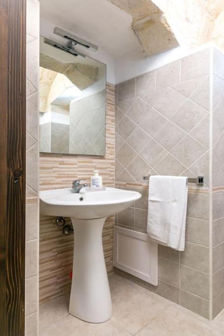 דירות לצ'ה Dimora Del '500 In Zona Santa Croce מראה חיצוני תמונה